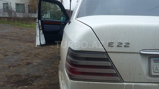 Mercedes E 220 1994, 457,500 km - 2.2 l - Xaçmaz