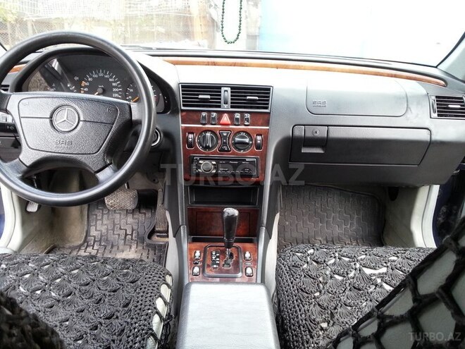 Mercedes C 200 2000, 166,235 km - 2.0 л - Xırdalan