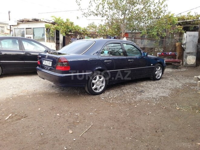 Mercedes C 200 2000, 166,235 km - 2.0 л - Xırdalan