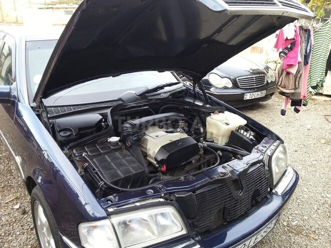 Mercedes C 200 2000, 166,235 km - 2.0 л - Xırdalan