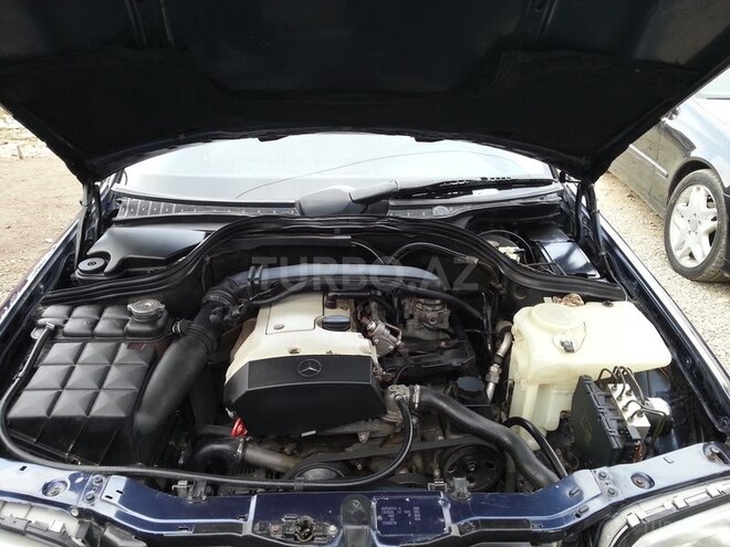 Mercedes C 200 2000, 166,235 km - 2.0 л - Xırdalan