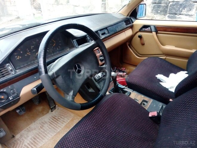 Mercedes E 200 1991, 294,000 km - 2.0 l - Bakı