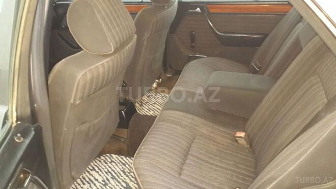 Mercedes E 250 1992, 580,000 km - 2.5 l - Bakı