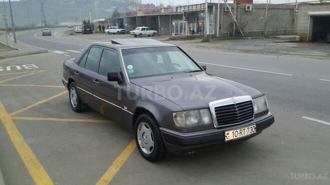 Mercedes E 250 1992, 580,000 km - 2.5 l - Bakı