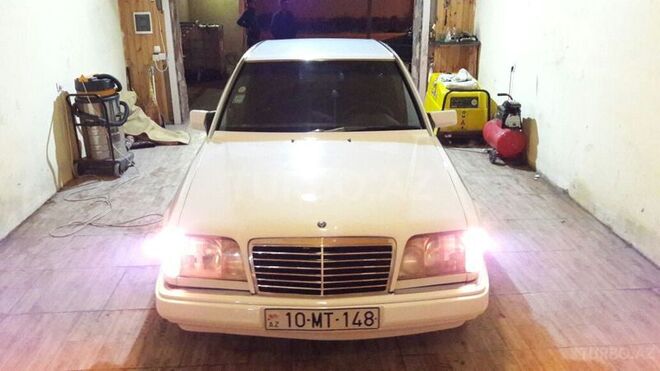 Mercedes E 230 1990, 300,000 km - 2.3 l - Bakı
