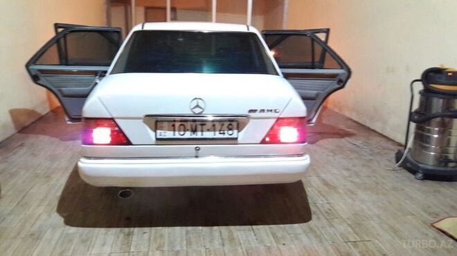 Mercedes E 230 1990, 300,000 km - 2.3 l - Bakı