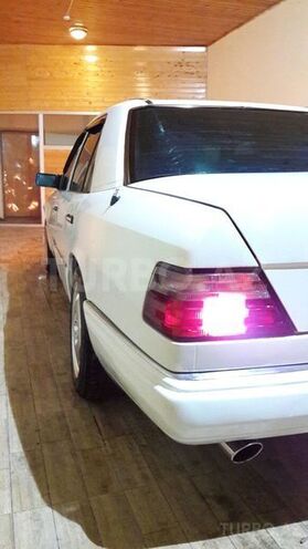 Mercedes E 230 1990, 300,000 km - 2.3 l - Bakı