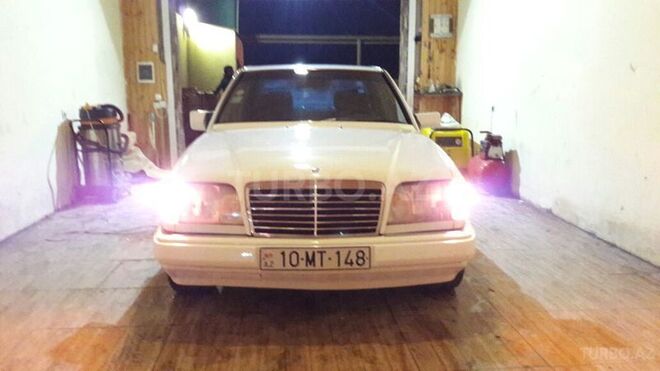 Mercedes E 230 1990, 300,000 km - 2.3 l - Bakı