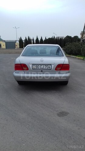 Mercedes E 240 1999, 292,000 km - 2.4 l - Bakı