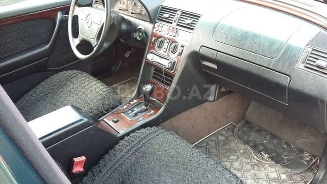 Mercedes C 220 1995, 243,000 km - 2.2 л - Sumqayıt