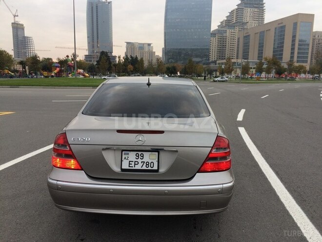 Mercedes E 320 2004, 220,000 km - 3.2 л - Bakı