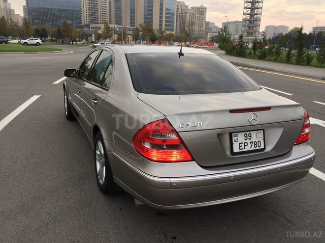 Mercedes E 320 2004, 220,000 km - 3.2 л - Bakı