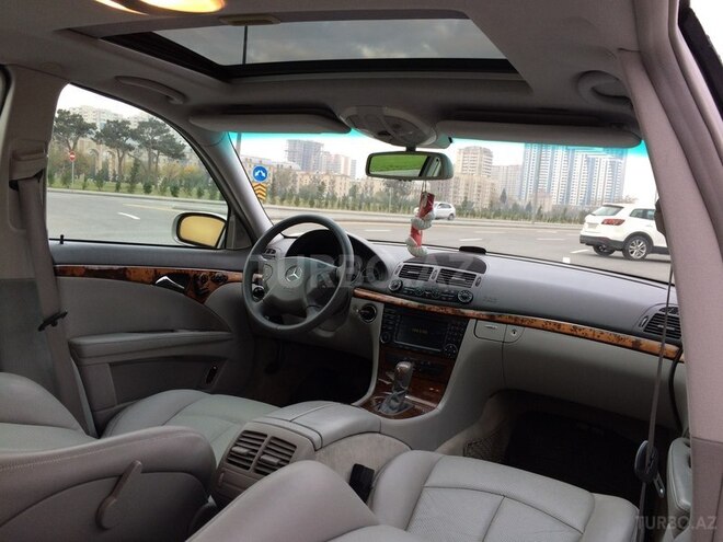 Mercedes E 320 2004, 220,000 km - 3.2 л - Bakı