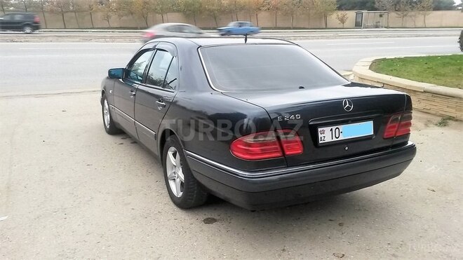 Mercedes E 240 1998, 260,000 km - 2.4 l - Bakı