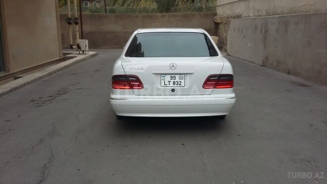 Mercedes E 240 2001, 203,000 km - 1.7 l - Bakı
