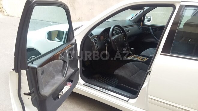 Mercedes E 240 2001, 203,000 km - 1.7 l - Bakı