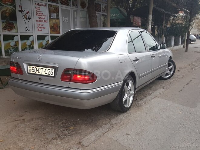 Mercedes E 240 1999, 197,000 km - 2.4 л - Bakı