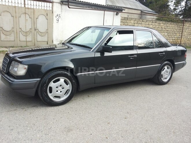 Mercedes E 220 1993, 356,412 km - 2.2 l - Sumqayıt