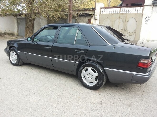 Mercedes E 220 1993, 356,412 km - 2.2 l - Sumqayıt