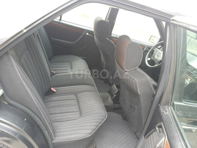 Mercedes E 220 1993, 356,412 km - 2.2 l - Sumqayıt