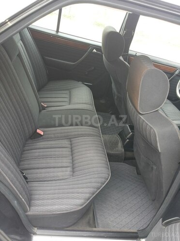 Mercedes E 220 1993, 356,412 km - 2.2 l - Sumqayıt