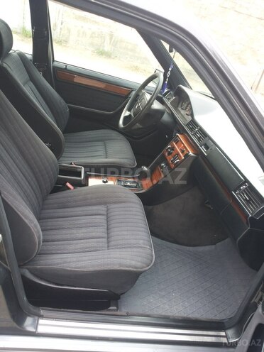 Mercedes E 220 1993, 356,412 km - 2.2 l - Sumqayıt