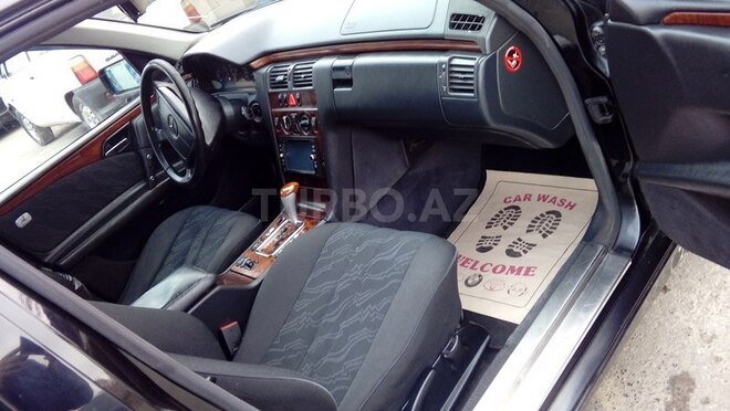 Mercedes E 200 1999, 230,000 km - 2.0 л - Bakı