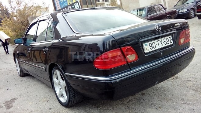 Mercedes E 200 1999, 230,000 km - 2.0 л - Bakı
