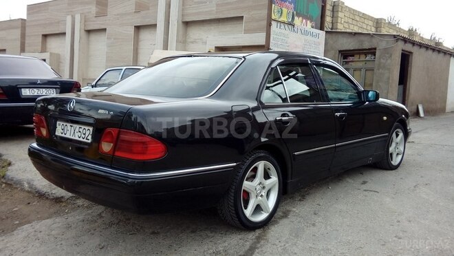 Mercedes E 200 1999, 230,000 km - 2.0 л - Bakı