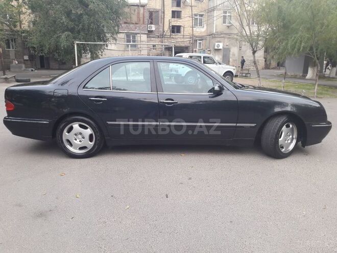 Mercedes E 280 2000, 178,000 km - 2.8 л - Sumqayıt