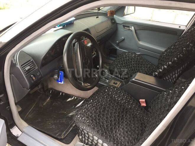 Mercedes C 200 1994, 257,000 km - 2.0 л - Qusar