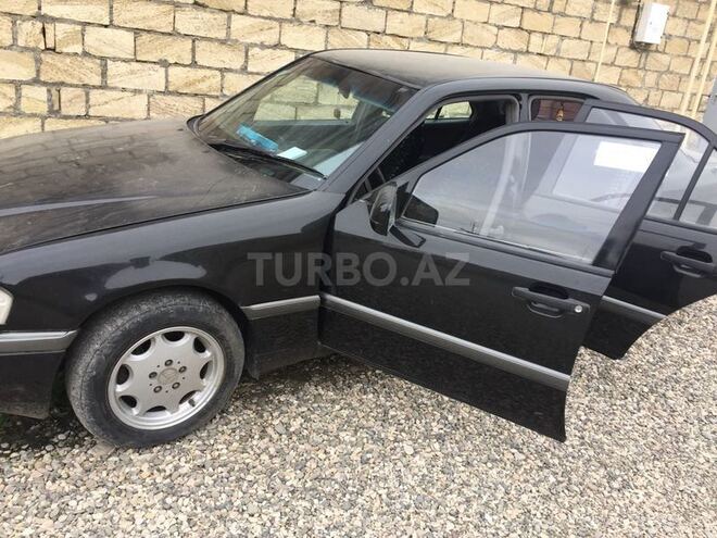 Mercedes C 200 1994, 257,000 km - 2.0 л - Qusar
