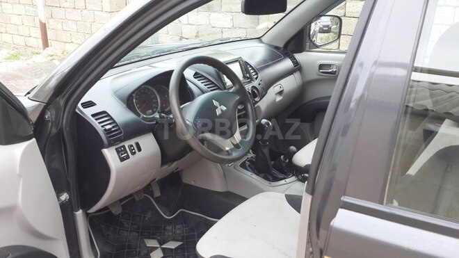 Mitsubishi L200 2011, 151,200 km - 0.3 l - Bakı