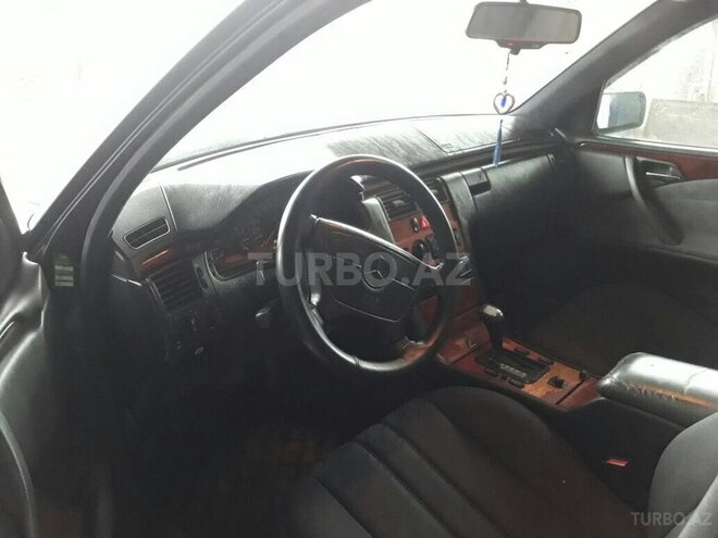 Mercedes E 230 1996, 330,000 km - 0.2 l - Gəncə