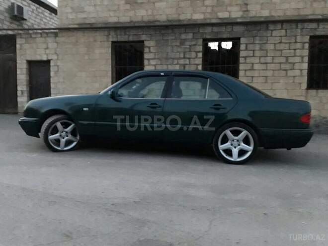 Mercedes E 230 1996, 330,000 km - 0.2 l - Gəncə