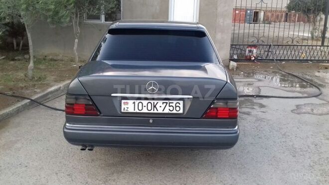 Mercedes E 300 1990, 457,566 km - 3.0 l - Bakı