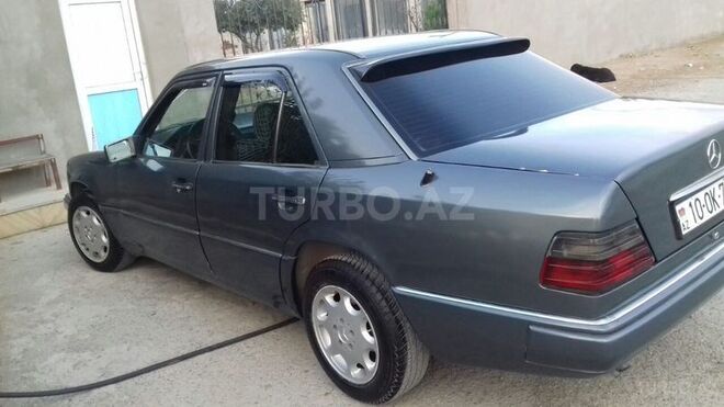 Mercedes E 300 1990, 457,566 km - 3.0 l - Bakı