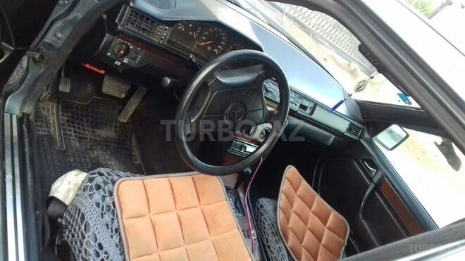 Mercedes E 300 1990, 457,566 km - 3.0 l - Bakı