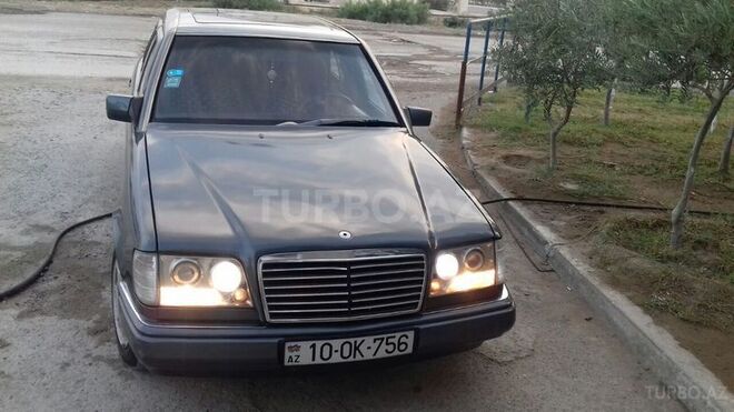 Mercedes E 300 1990, 457,566 km - 3.0 l - Bakı