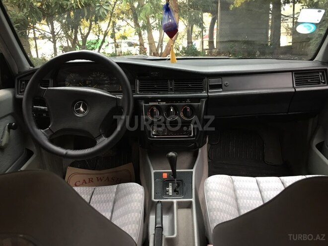 Mercedes E 180 1991, 301,000 km - 1.8 l - Bakı