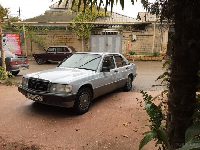 Mercedes E 180 1991, 301,000 km - 1.8 l - Bakı