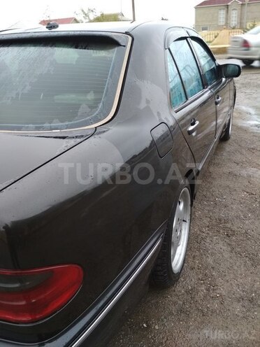Mercedes E 270 2001, 340,000 km - 2.7 л - Bakı