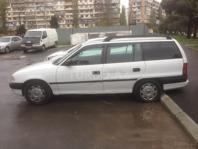 Opel Astra 1994, 397,000 km - 1.6 l - Bakı