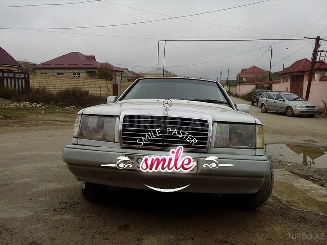 Mercedes E 230 1989, 406,000 km - 2.3 l - Quba