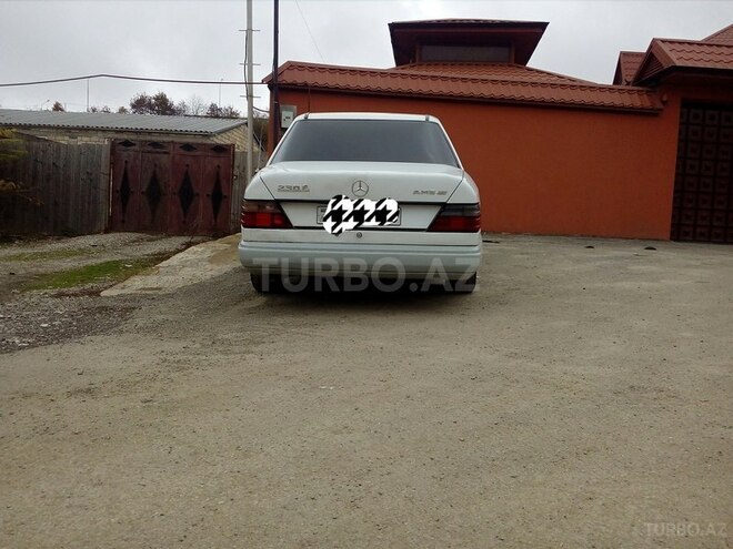 Mercedes E 230 1989, 406,000 km - 2.3 l - Quba
