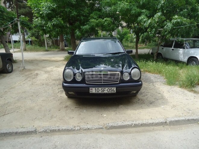 Mercedes E 240 1997, 210,000 km - 2.4 l - Bakı