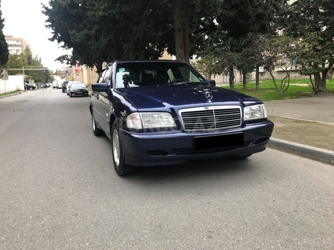 Mercedes C 180 1999, 200,000 km - 1.8 l - Bakı