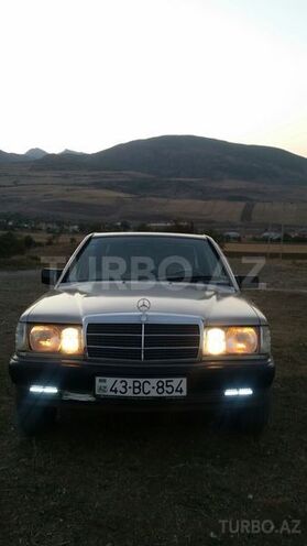 Mercedes 190 1990, 457,865 km - 2.0 l - Lerik