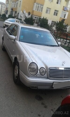 Mercedes E 240 1998, 236,000 km - 2.4 l - Bakı