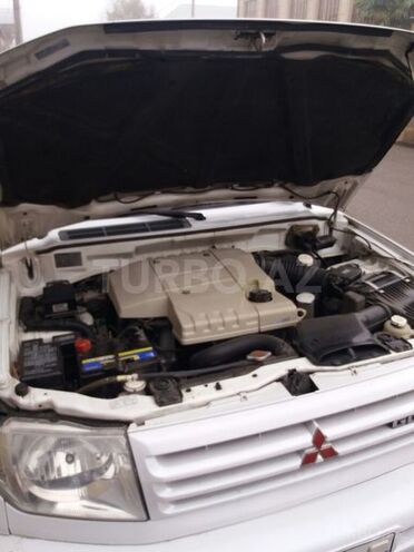 Mitsubishi Pajero io 2000, 199,000 km - 2.0 л - Şəmkir